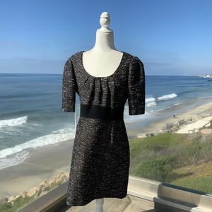 Tahari, Wool Blend Dress. Size 8. Great Condition.